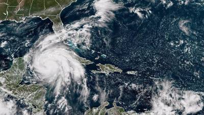 El huracán Ian sigue fortaleciéndose en su avance hacia el sur de Florida.