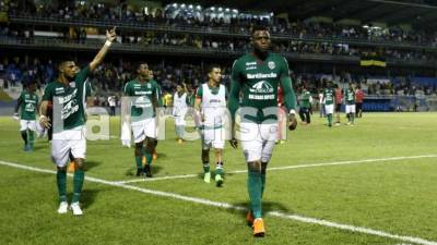 Jugadores del Marathón abandonaron la cancha a falta de tres minutos para el final del partido ante Real España. Foto Neptalí Romero