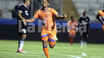 Júnior Padilla le dio la victoria a la UPN sobre el Honduras Progreso. Foto Juan Salgado