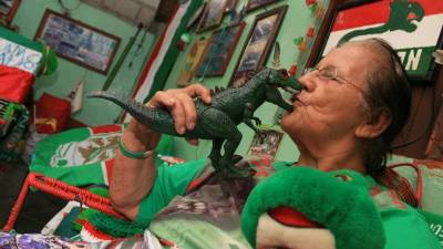 Vive rodeada de monstruos y de cuantos motivos le recuerden al equipo que ha acompañado en las buenas y las malas durante cincuenta años.