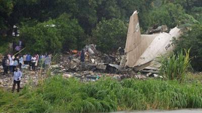 El avión de carga se estrelló poco después del despegue del aeropuerto de la capital sursudanesa. [Imágenes explícitas] AFP.