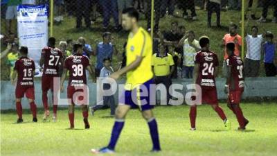 Los jugadores del Marathón celebrando el gol de Yustin Arboleda. Foto Moisés Valenzuela