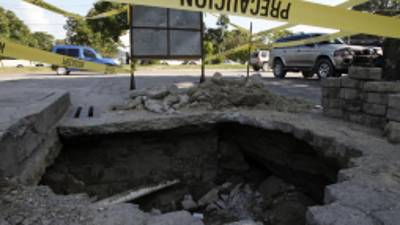 Se hunde el pavimento en bulevar del norte