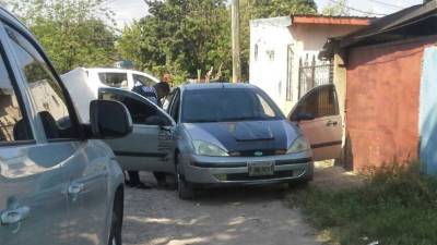 Las autoridades policiales investigan el asesinato de los dos hombres.