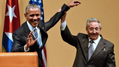 Los mandatarios de Cuba y EUA, Raúl Castro y Barack Obama en marzo pasado. Foto AFP