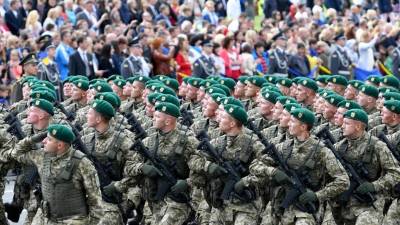 Los soldados ucranianos luchan contra los rebeldes separatistas por la península de Crimea. AFP.
