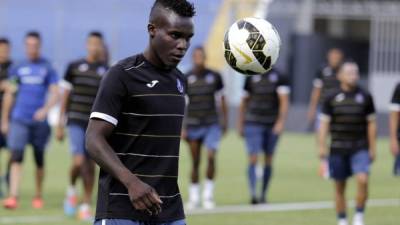 Rubilio Castillo en el entrenamiento de este viernes del Motagua en el estadio Nacional.