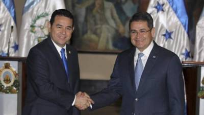 La Cancillería de Guatemala felicitó hoy al mandatario de Honduras, Juan Orlando Hernández, por el 'triunfo ratificado' por el TSE. EFE