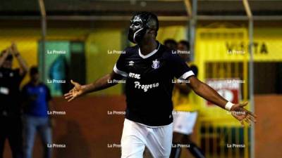 Yerson Gutiérrez celebrando su gol ante el Vida al estilo de la 'Pantera' Alberth Elis. Foto Neptalí Romero