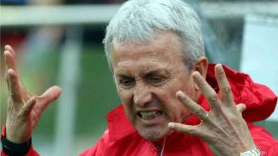 El entrenador de Canadá, Benito Floro, reconoce que la Bicolor tiene jugadores peligrosos.