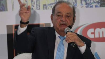 El empresario mexicano Carlos Slim Helú participa en la conferencia magistral 'El Centro histórico, una visión personal' organizado por la Asociación Mexicana de Profesionales Inmoviliarios (AMPI), este jueves, en Ciudad de México (México).EFE