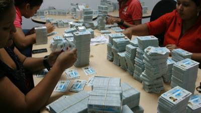 En el Registro Nacional de las Personas ya se imprime un millón de nuevas cédulas.