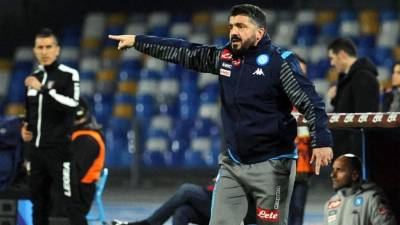Gennaro Gattuso, dabo instrucciones durante el partido de la Serie A italiana entre Napoli y Parma en el estadio San Paolo. Foto EFE