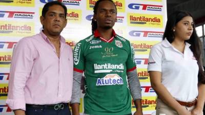 El directivo Rolin Peña fue el encargado de presentar a Luis Ramos. Foto Delmer Martínez