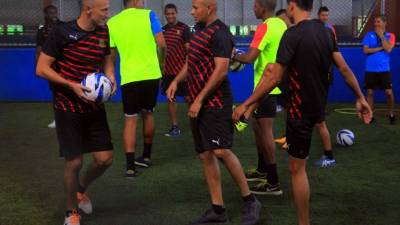 Los jugadores del Real España durante el entrenamiento de este martes.
