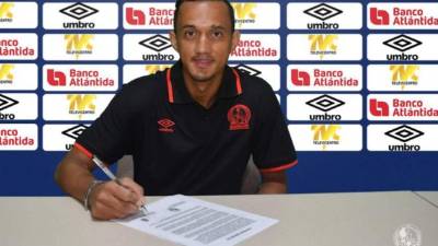 Diego Reyes firmó por un año con el Olimpia.