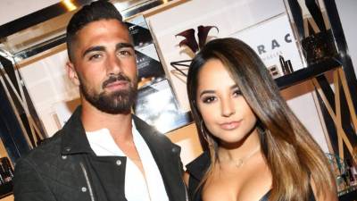 Sebastián Lletget y su novia Becky G.
