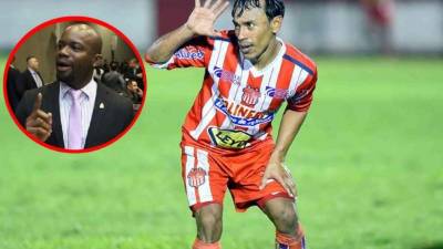 Javier Portillo defendió a Osman Chávez y aseguró que 'los futbolistas somos los payasos del circo'.