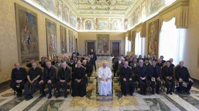 Congregación religiosa caritativa de sacerdotes y hermanos Padres Somoscan) en el Vaticano 30 de marzo de 2017. EFE.