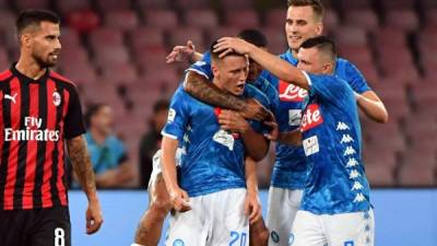 El Napoli le remontó al Milan para quedarse con la victoria en casa. Foto AFP