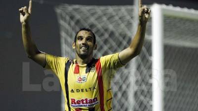 Nicolás Cardozo le dio el triunfo al Real España contra el Platense. Foto Neptalí Romero