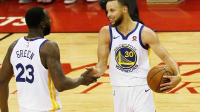 El cuarto duelo consecutivo entre Warriors y Cavaliers en las Finales comenzará el próximo jueves con el primer partido que se va a disputar en el Oracle Arena de Oakland al tener el equipo de Golden State la ventaja de campo. FOTO AFP
