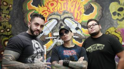 Las modificaciones del cuerpo van más allá de perforaciones y figuras dibujadas en el cuerpo. Incluyen implantes e incisiones en la piel.