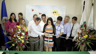 Las autoridades del Registro Nacional de las Personas estuvieron presentes en la inauguración. Foto: Wendel Escoto