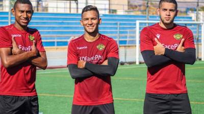 Los panameños Josiel Núñez y Alberts Fruto fueron presentados junto al hondureño Villafranca por parte del Intercity de España.