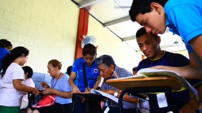 Los estudiantes que se graduarán este año alfabetizaron a más de 14,000 personas.