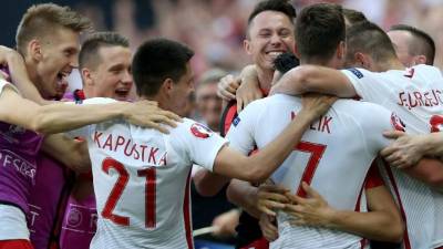 Young Polish faithful aboard the Dar Mlodziezy sailboat are welcomed at the Panama port to participate in the third World Youth Day with Pope Francis, in Panama City on January 22, 2019. (Photo by Luis ACOSTA / AFP)