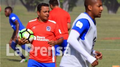 Dani Turcios se pronunció sobre el futuro del brasileño Leandro Motta. Foto Ronald Aceituno