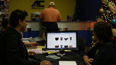 En San Pedro Sula hay empresas que brindan el servicio para comprar por internet y de paquetería.