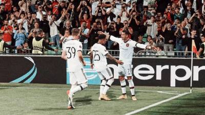 Cristiano Ronaldo celebrando su gol de penal marcado ante Sheriff.