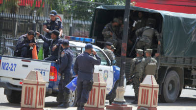 Militares y policías se desplazaron por varios puntos de la ciudad sanpedrana.