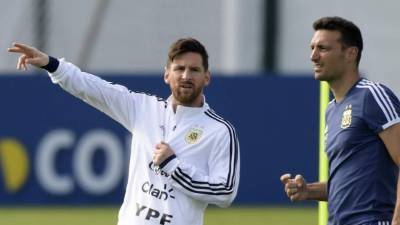 Messi y Scaloni serán los encargados de llevar a Argentina al Mundial de Catar. FOTO AFP.