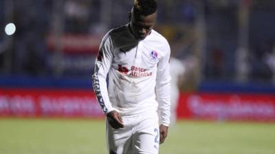 Kevin Álvarez fue expulsado ante Marathón por agredir a un jugador y luego se peleó con Osman Madrid.