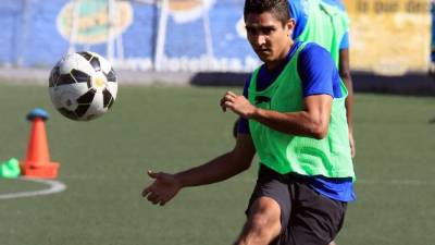 Jorge Claros entrenando con el Olimpia. Foto Ronald Aceituno