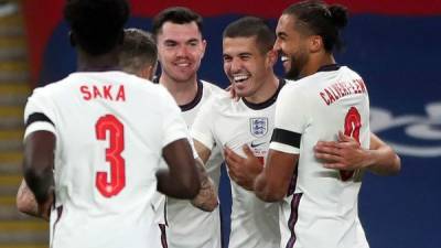 Inglaterra goleó sin problemas a una débil selección galesa. Foto AFP