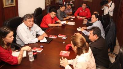 El CCEPL se reunió ayer para mantener su rechazo a la empresa Mapa Soluciones y conocer la renuncia de Faiz Sikafi.