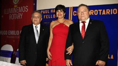 Carlos Bueso, Nubia y Hugo Guerra.