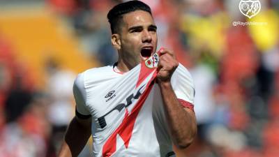 Radamel Falcao celebrando su primer gol con la camiseta del Rayo Vallecano.