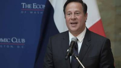 El Decreto Ejecutivo que contiene las nuevas tasas de salario mínimo será publicado en Gaceta Oficial con las firmas del presidente panameño, Juan Carlos Varela (en la imagen), y el ministro de Trabajo Luis Ernesto Carles. EFE/Archivo