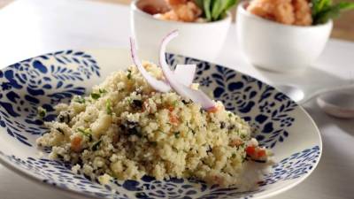 El cuscús es un alimento muy saludable que puede incluir en su dieta.