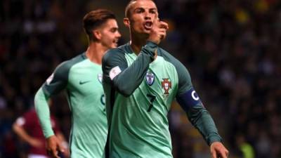 Cristiano Ronaldo marcó un doblete para la victoria de Portugal sobre Letonia. Foto AFP