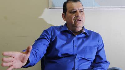 Orlando Ponce Morazán es cronista deportivo de la televisión.