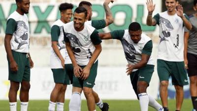 Los jugadores del Platense se mostraron de buen ánimo en el entrenamiento de este jueves en el estadio Excélsior. Foto Neptalí Romero