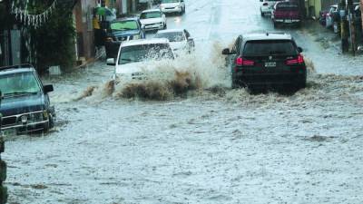 Drenaje. San Pedro Sula y Tegucigalpa por no tener sistemas de drenaje adecuados experimentan inundaciones.