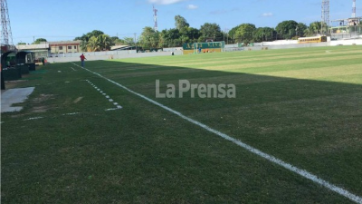 El inmueble portal fue podaos este día para albergar el encuentro de ida de la Liga de Concacaf entre selacios y salvadoreños