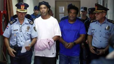 Ronaldinho estuvo en prisión en Paraguay por más de un mes junto a su hermano.